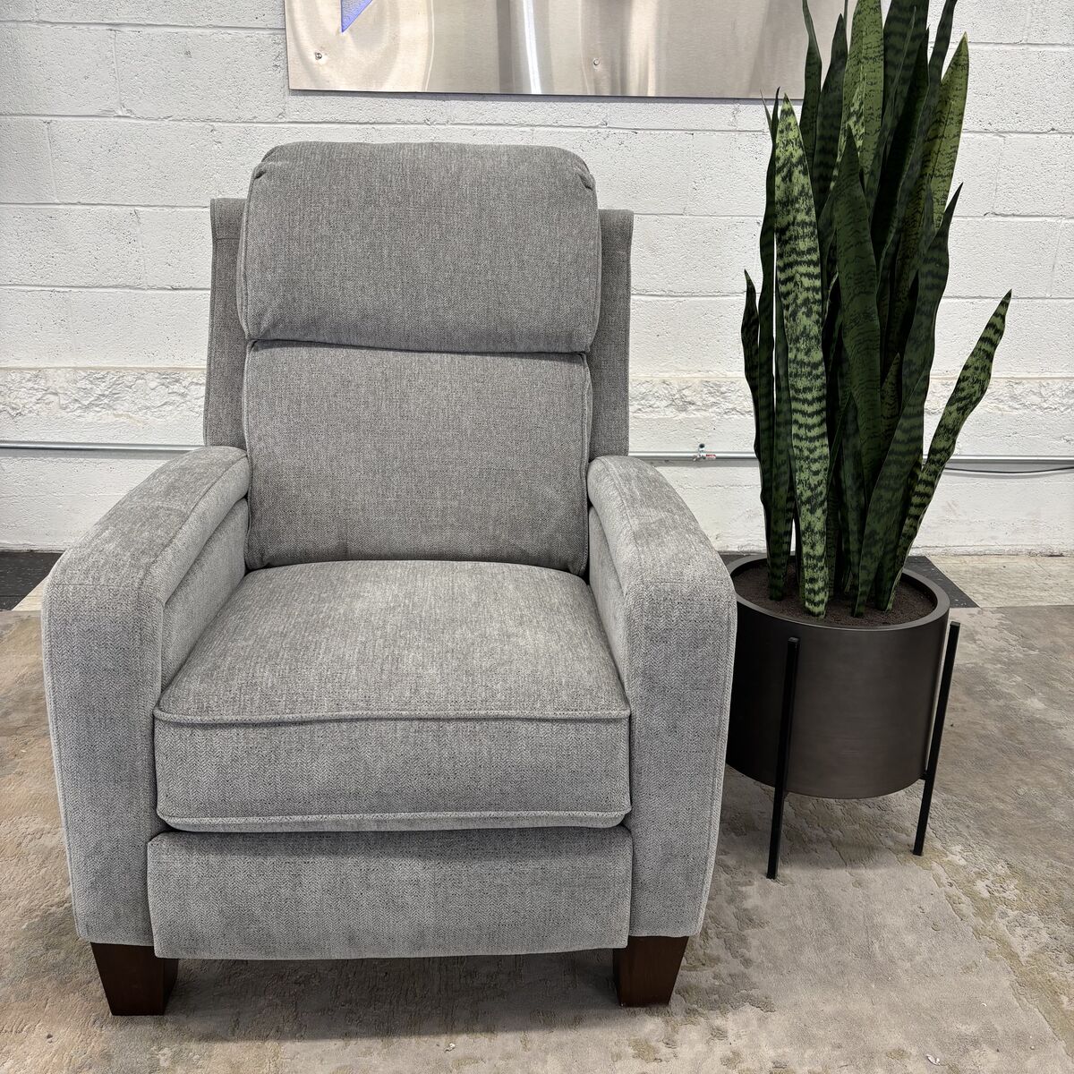 COSTCO WESSEN FABRIC MANUAL PUSHBACK CHAIR/RECLINER!