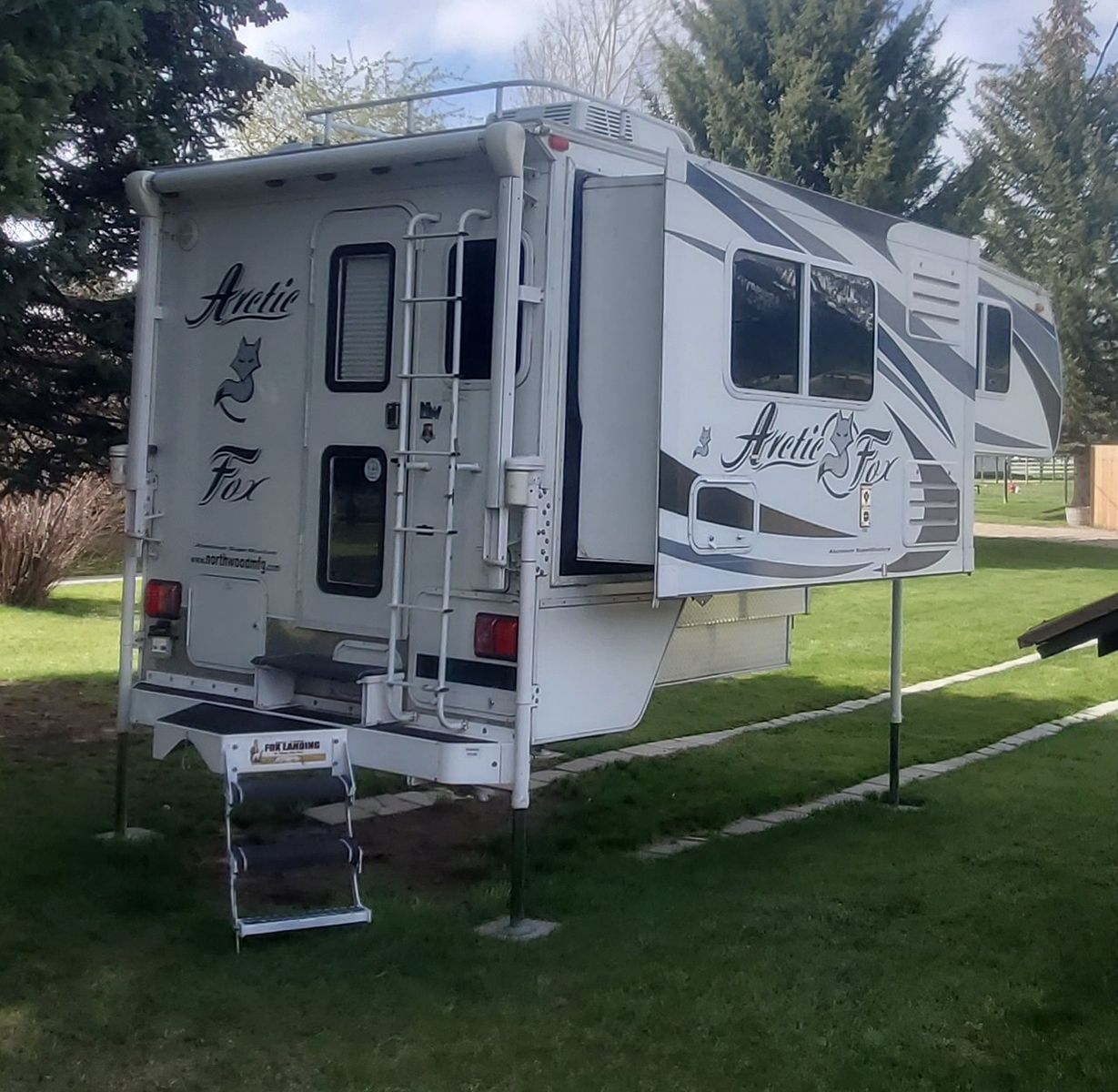 Arctic Fox Pickup Camper