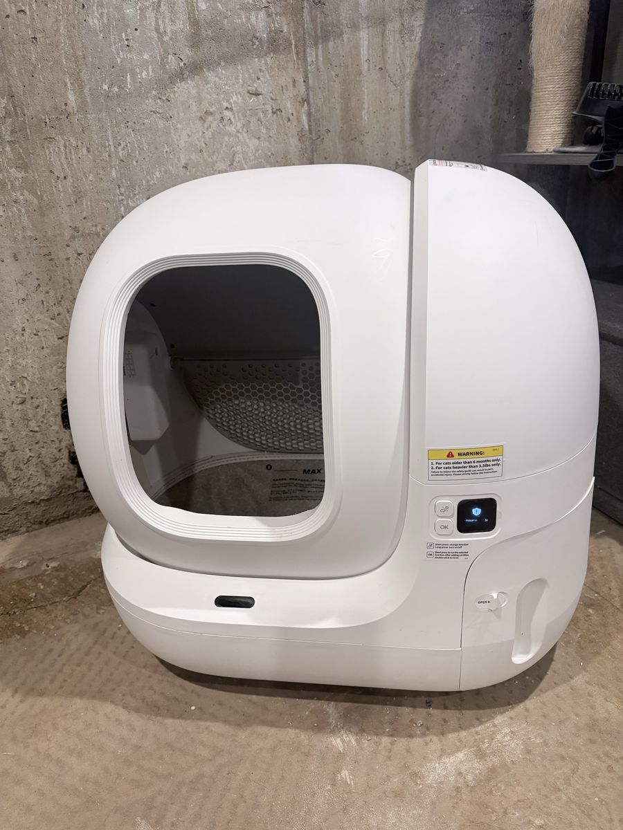 PETKIT Pura Max Self-Cleaning Cat Litter Box with Smart Spray and Accessories