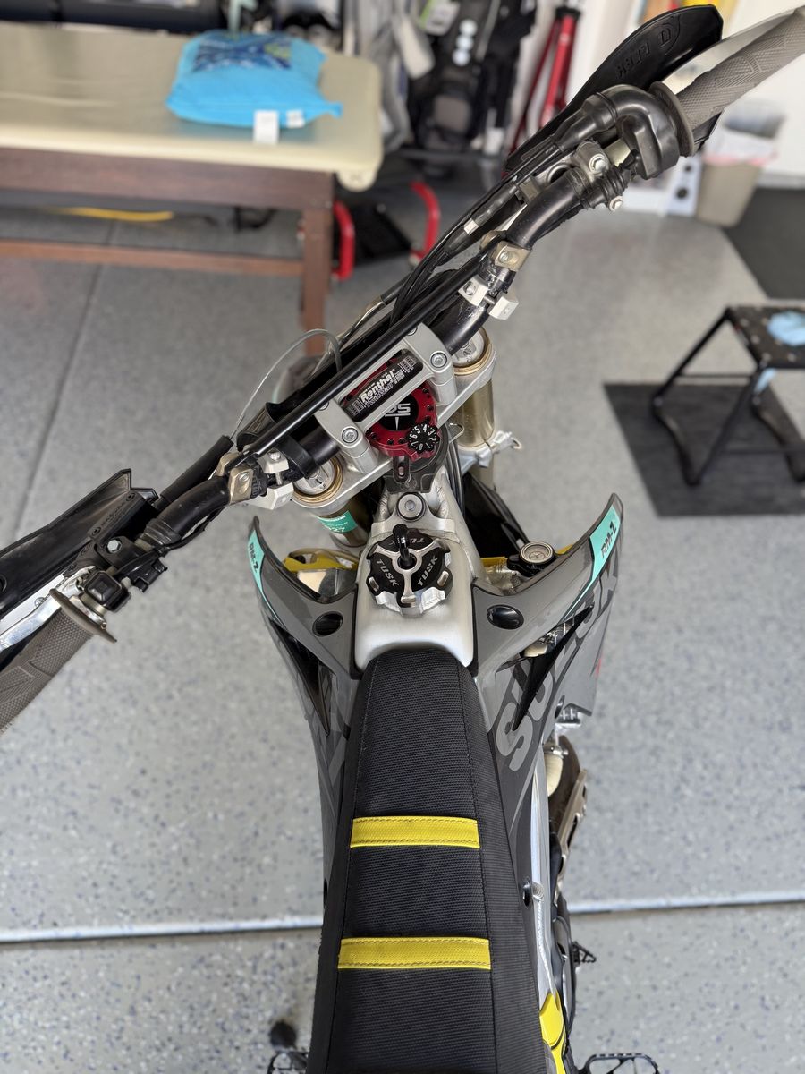Main image 3