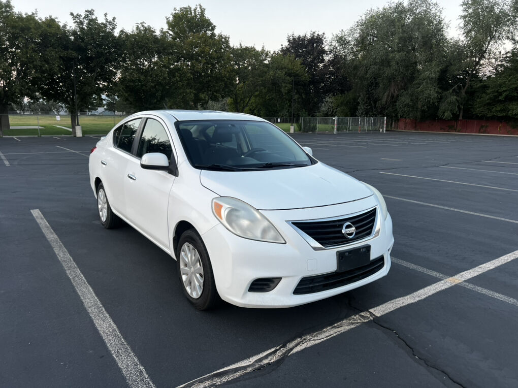 2013 NISSAN VERSA SV