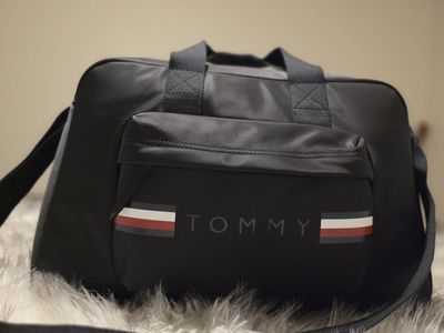 Tommy H Duffle bag