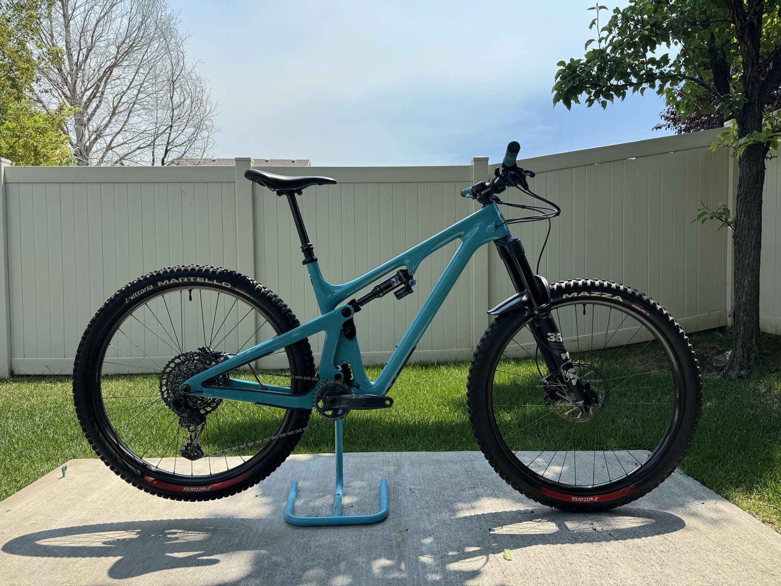 Yeti SB130 Lunch Ride Edition Full Suspension Mountain Bike - Size Large - Turquoise