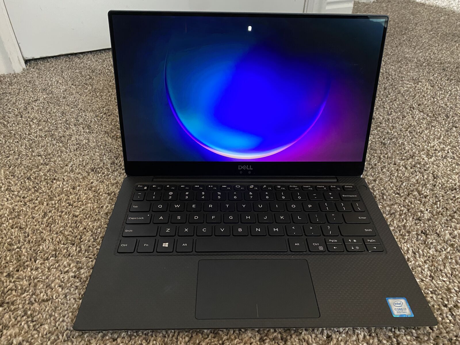 Dell XPS 13 i7 / 16GB RAM / 12 in – Fast but needs to stay plugged in