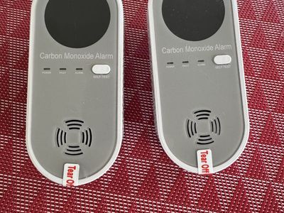 2 brand new CO alarms
