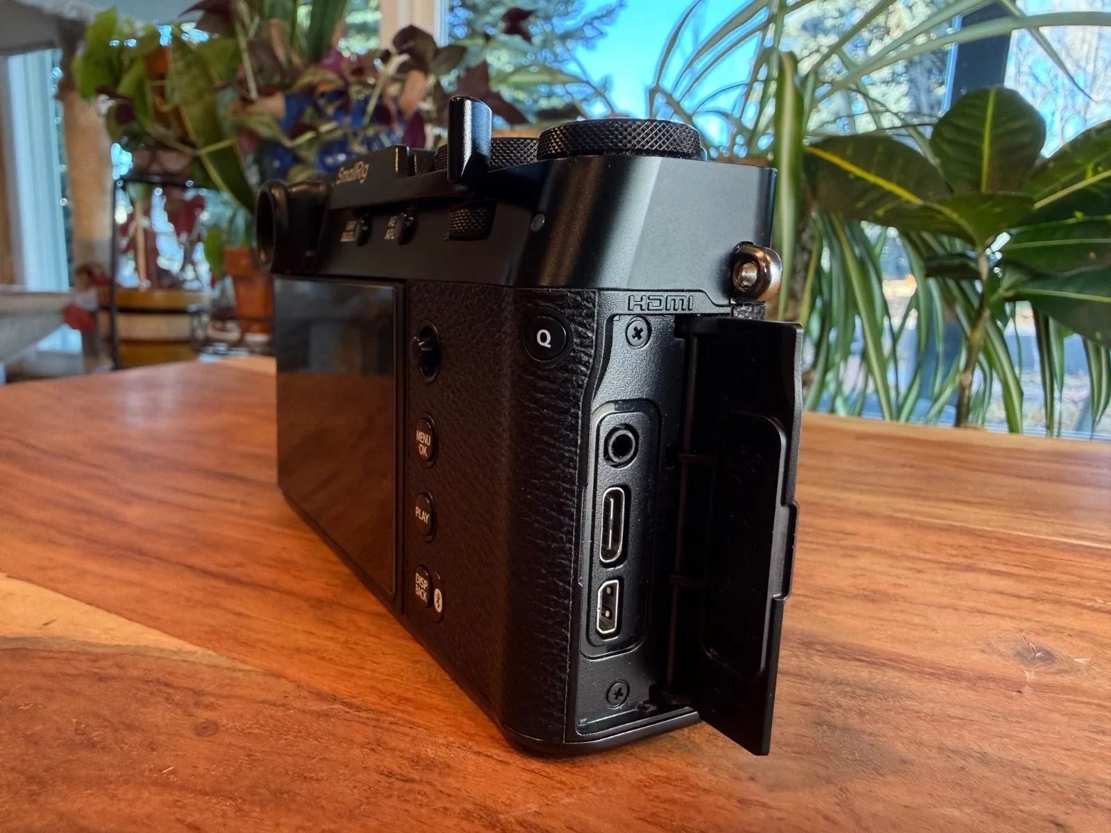 Fujifilm X100VI Black — Complete Kit — Leather Case + Fuji Adapter + Filter + Ba