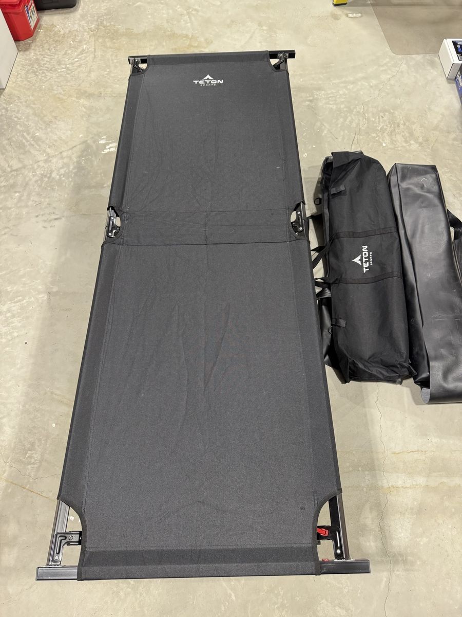 2 x Teton Gear Camp Cot Outfitter & sleeping pads