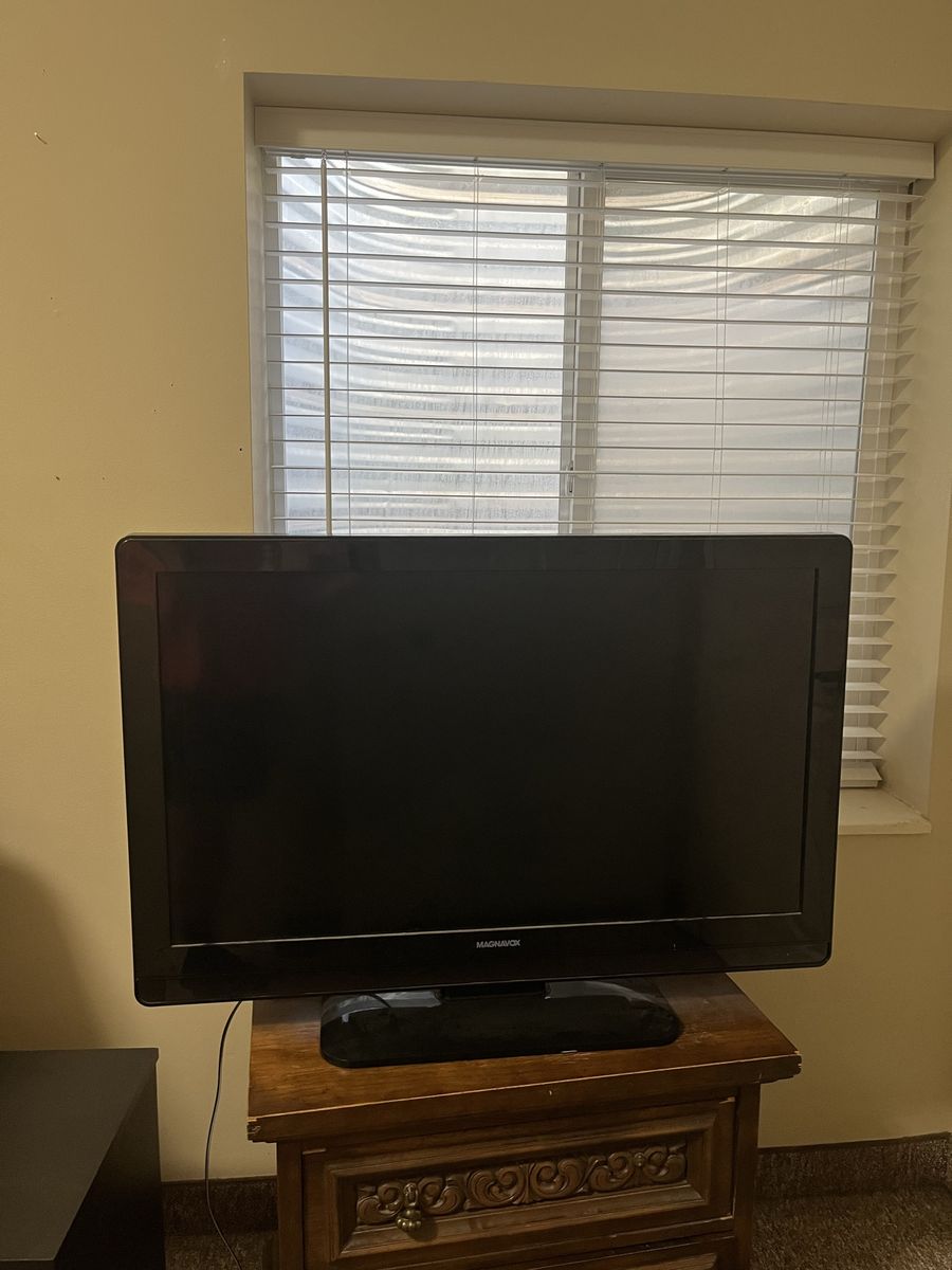 Magnavox 40 inch - Black Flat Screen TV