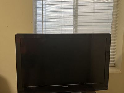 Magnavox 40 inch - Black Flat Screen TV