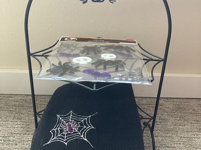 Halloween Decoration Set--Two tier treat stand with matching placemats