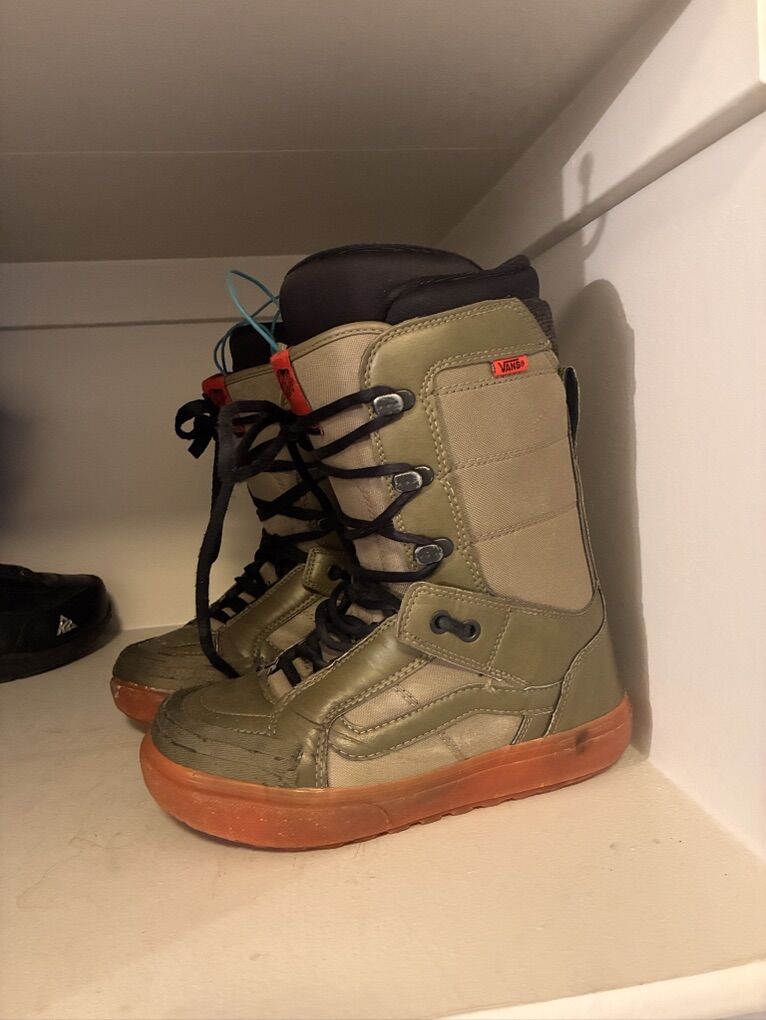 Vans oG Size 7  Snowboard Boots