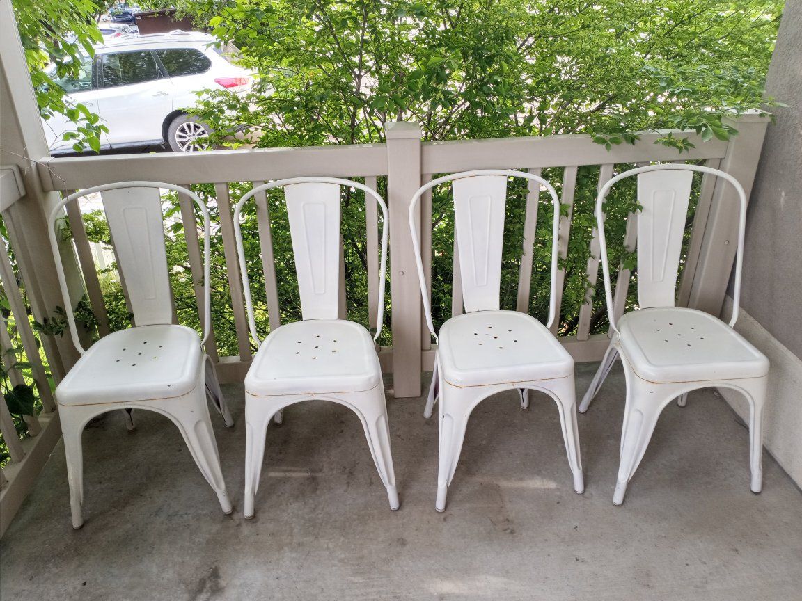4 metal outdoor chairs