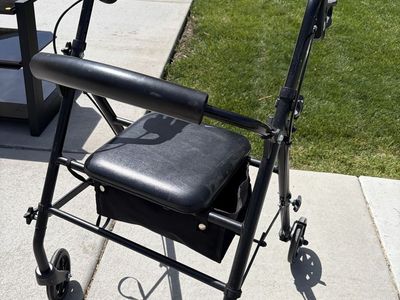 Walker with seat