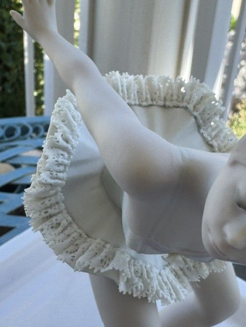 Main image 6