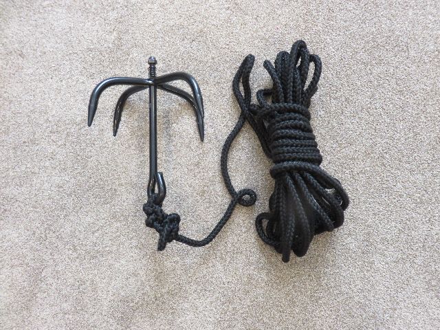 HEAVY STEEL GRAPPLING HOOK - MADE BY RAMPANT - WITH 35 FEET OF CLIMING ROPE