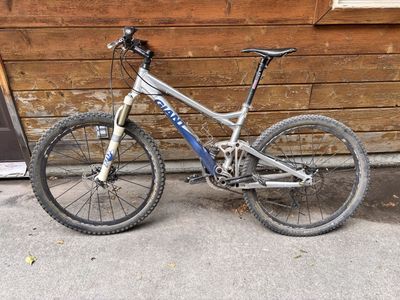 Giant mountain bike