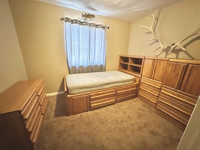 Twin oak bedroom set