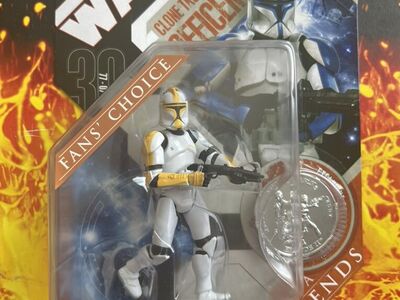 Star Wars Clone Trooper Officer (Yellow) with Coin