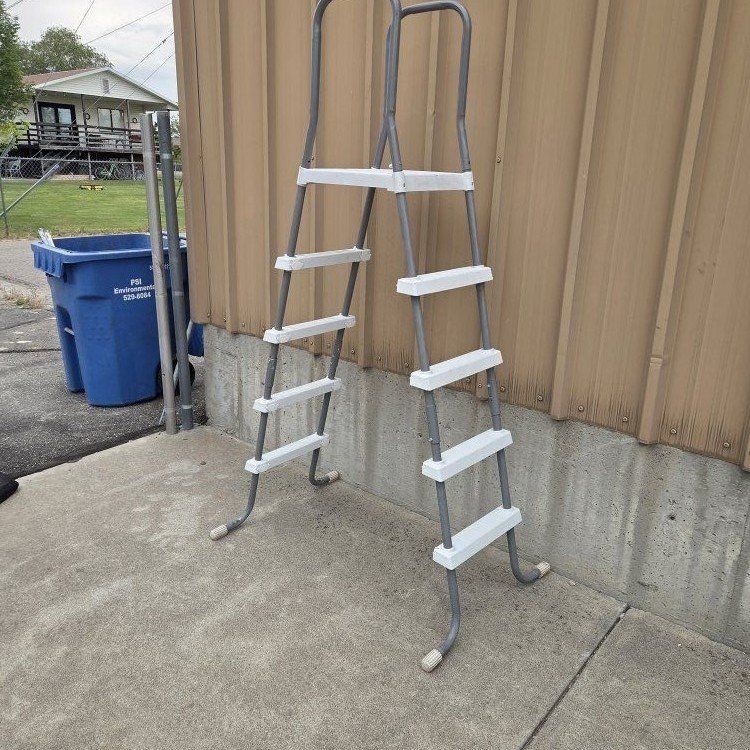 pool 57" ladder