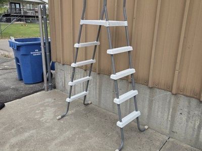pool 57" ladder