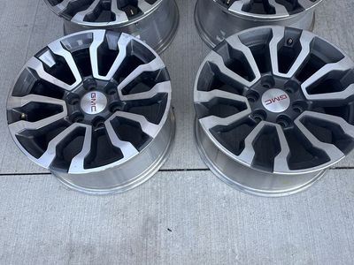 GMC OEM 20" Machined/Carbon Grey Wheels (Set of 4) for Sierra/Yukon - Used