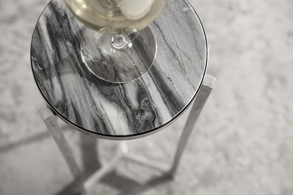 Kate & Laurel Aguilar Table - 8x8x23in