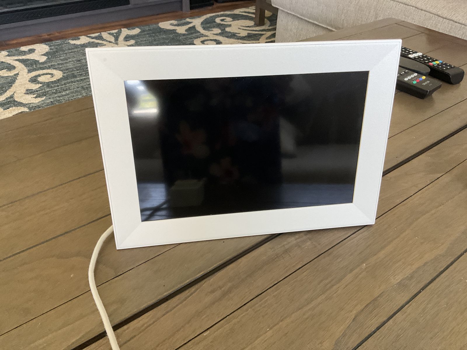 Aura Carver Luxe 10.1" HD Smart Digital Picture Frame - Sea Salt White