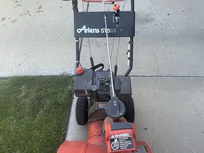 Ariens ST524 Snowblower