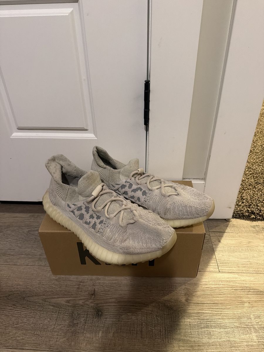 Yeezy 350 V2 CMPCT