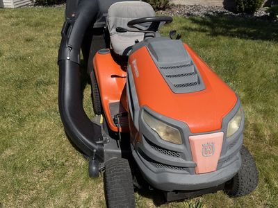 Husqvarna 46in lawnmower with bagging System