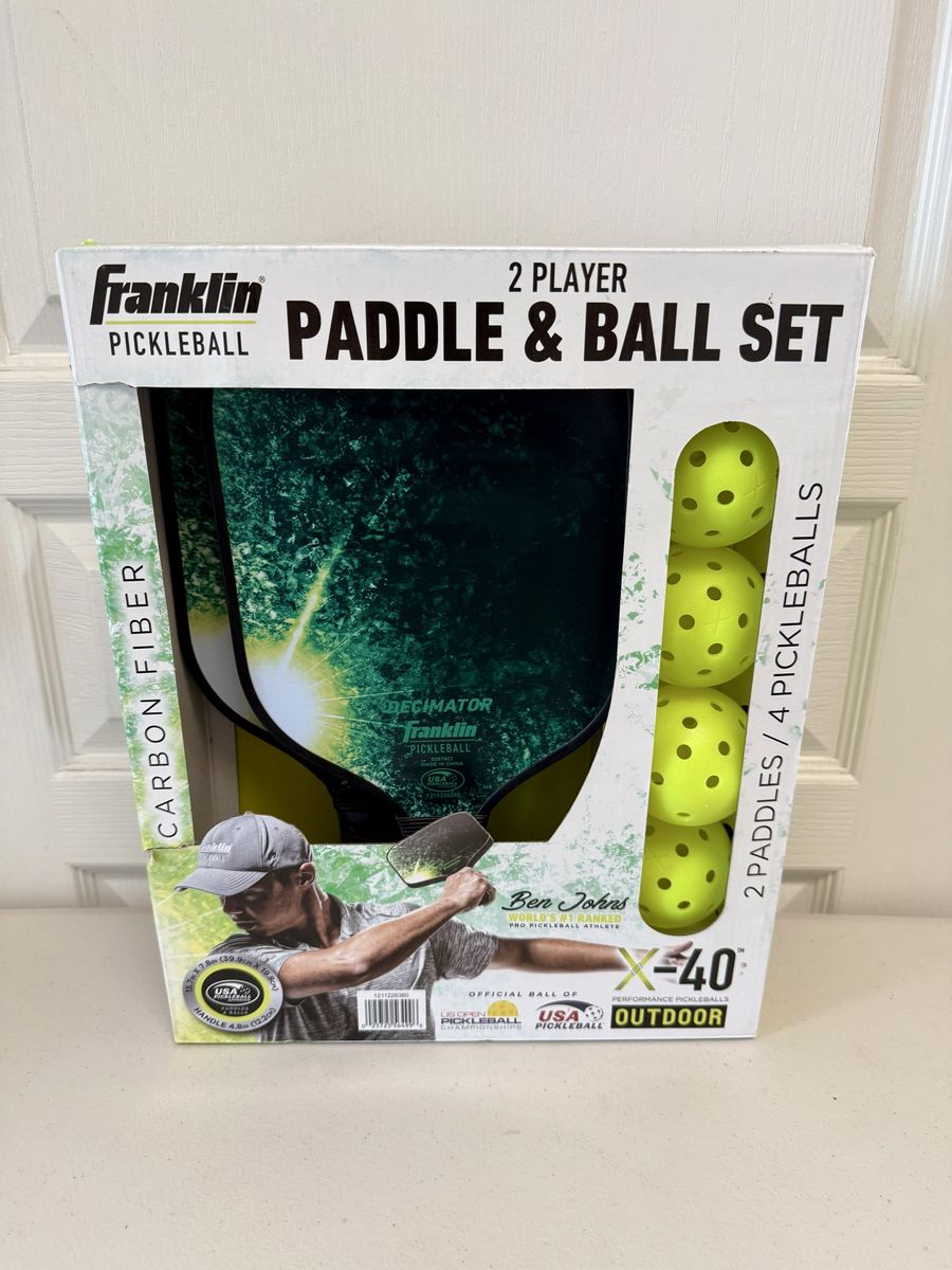 Franklin Pickleball 2 Carbon Fiber Paddle & 4 Ball Set