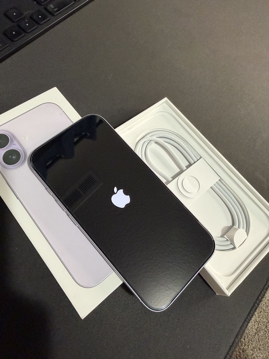 Apple iPhone 17 Lavender