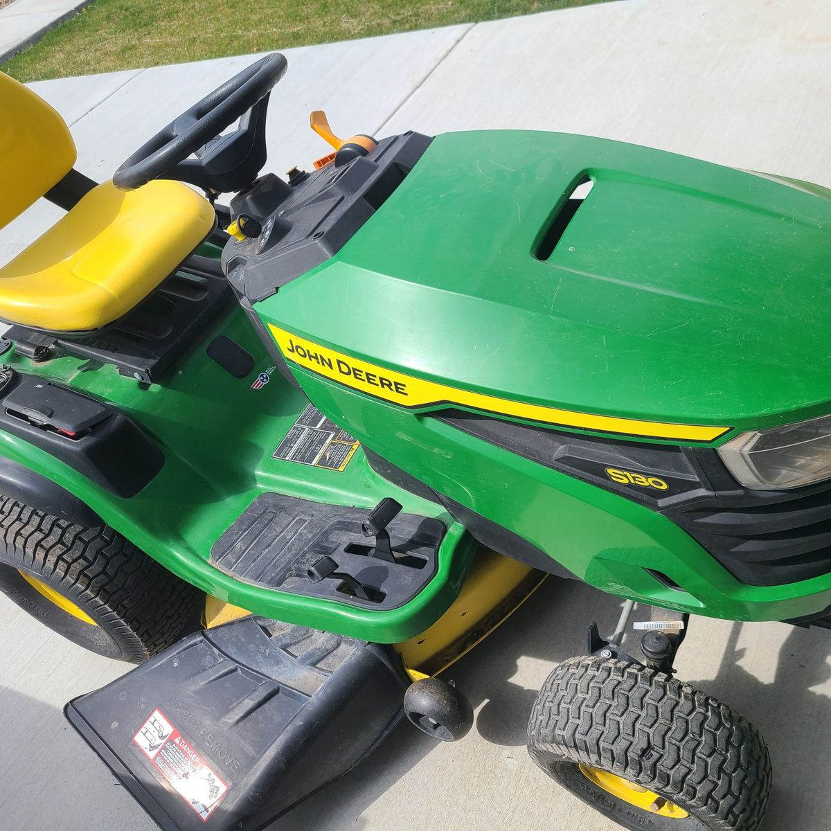 JOHN DEERE S130
