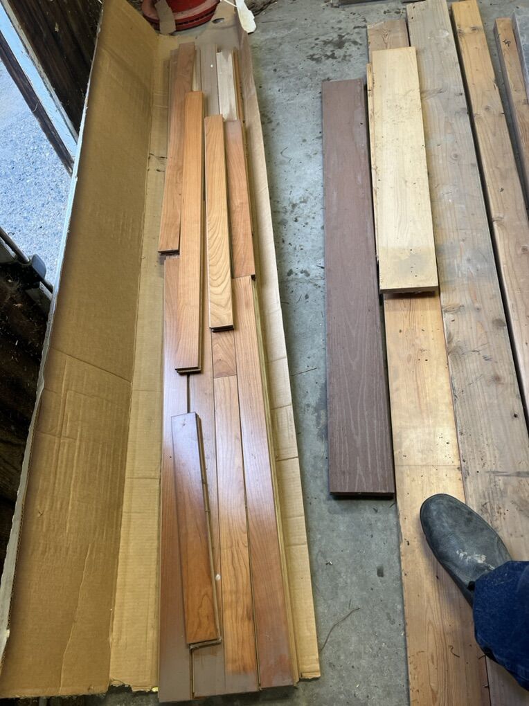 Package Of Bellawood Prefurnished Flooring