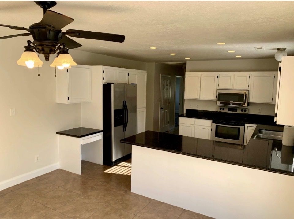 5 bedroom rental on .40 acre Saint George