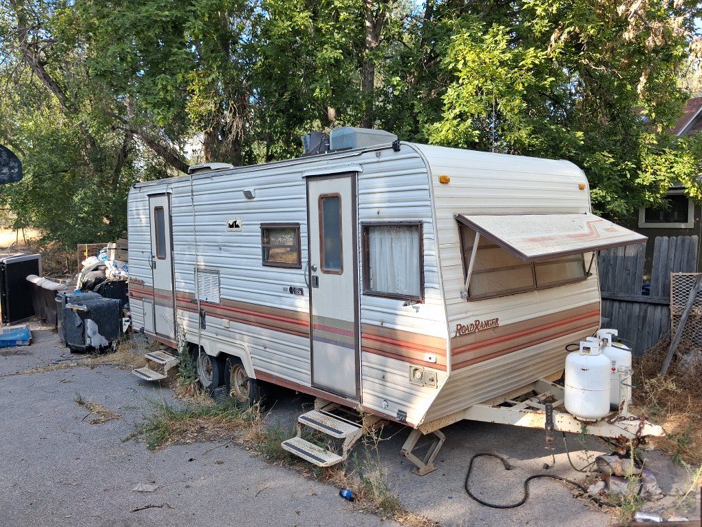 1988 Road Ranger Travel Trailer 228