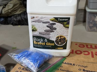 TEEXPERT Rock & Gravel Glue 1 Gallon Landscape Adhesive with Gloves