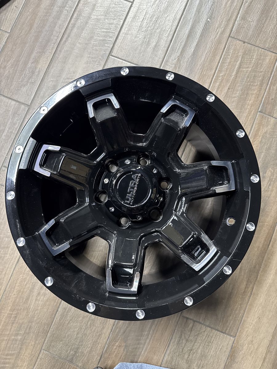 Single 17" Ultra Motorsports Wheel