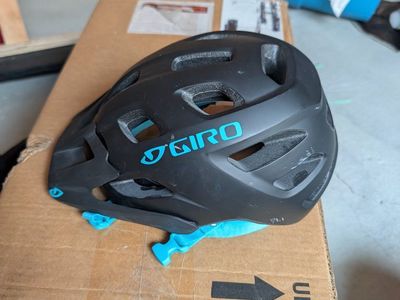 Giro VERCE GH157 Women's Mountain Bike Helmet - Black/Teal, Size Y (50-57cm)