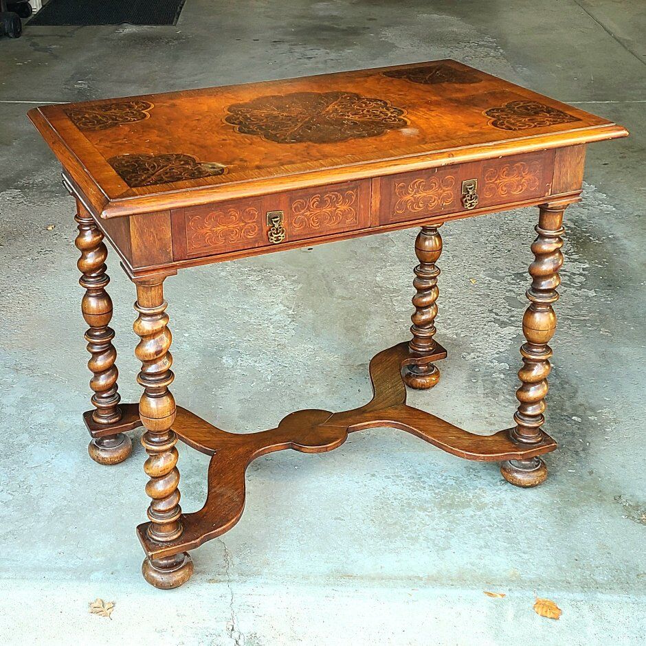 William & Mary Table