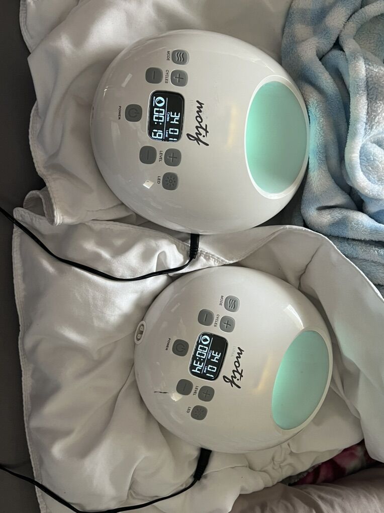 2 Motif Luna Breast Pumps