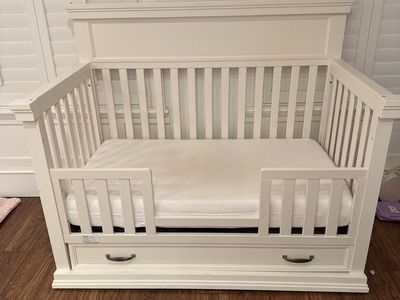 White Wooden Convertible Toddler Bed Crib with Bottom Storage Drawer and Mattress