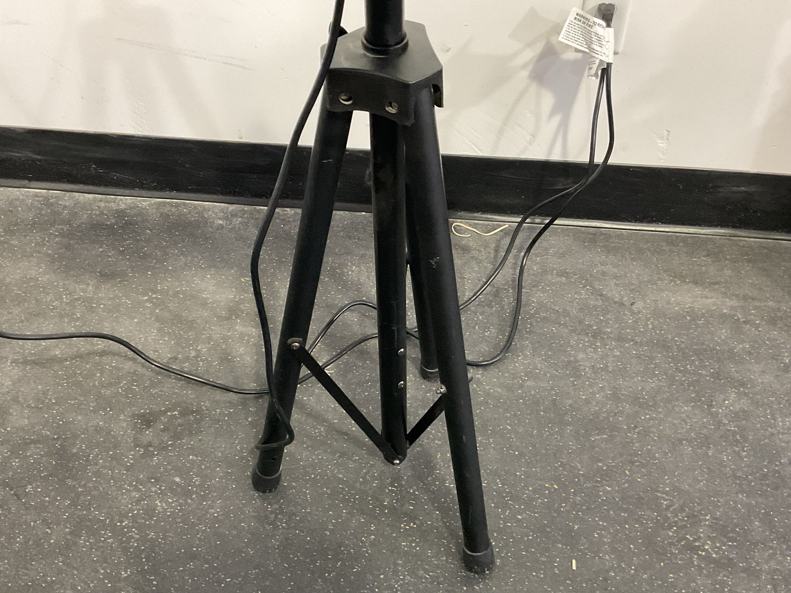 Main image 3