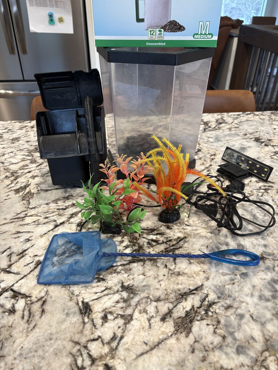2 Gallon Fish Tank and Accessories