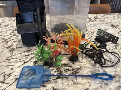 2 Gallon Fish Tank and Accessories
