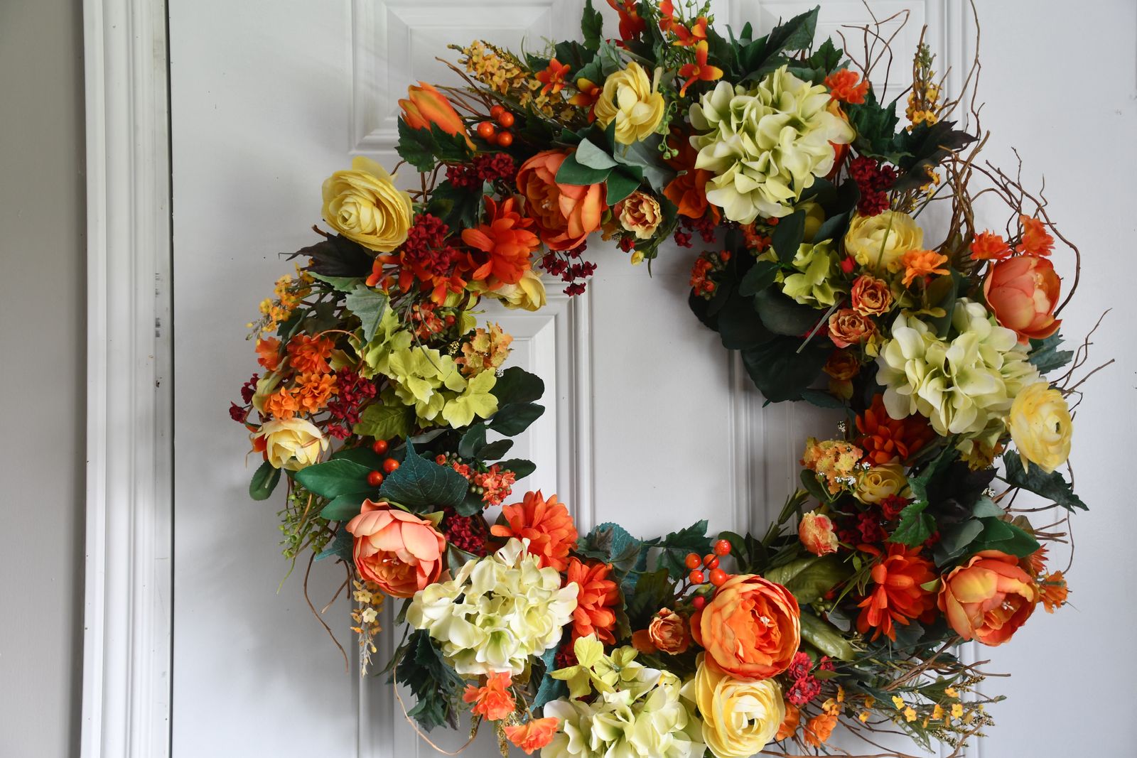 BEAUTIFUL SPRING & SUMMER WREATH ~ 26" ~ ORANGE & YELLOW FLOWERS ~ NICE!