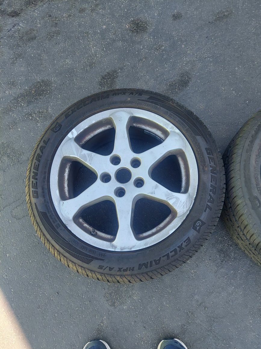 General Exclaim HPX A/S 225/50 R17 All-Season Tires w/ 5-Spoke Alloy Wheels