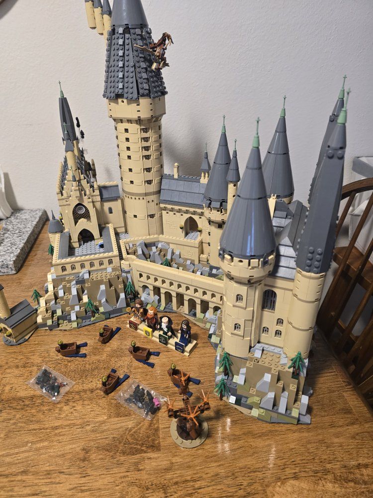 LEGO Harry Potter Hogwarts Castle (71043) - 6020 Pieces, Built & Complete
