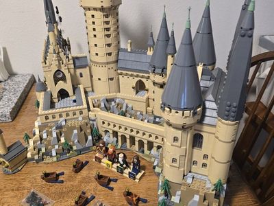 LEGO Harry Potter Hogwarts Castle (71043) - 6020 Pieces, Built & Complete