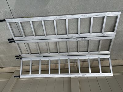 Trifold aluminum loading ramp